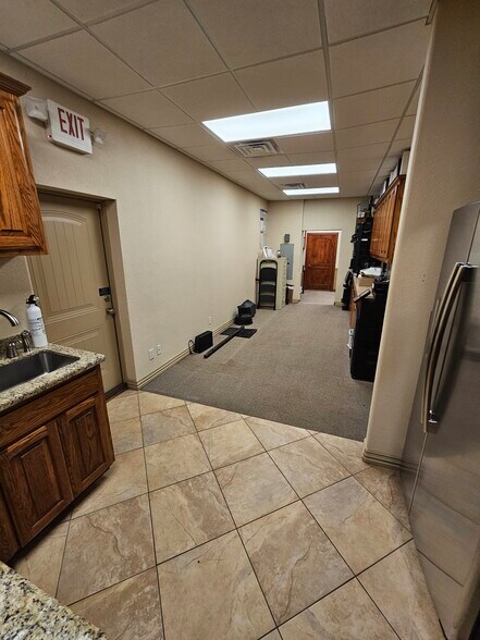 More Photos Of 1831 W Louisiana St, McKinney Office For Lease