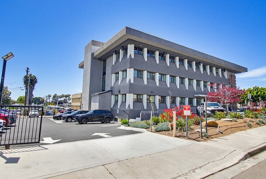 More Photos Of 3033 Bunker Hill St, San Diego Office For Lease