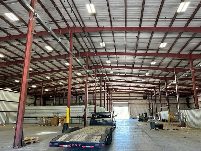 More Photos Of 2300 US-259 BUS, Kilgore Warehouse For Lease