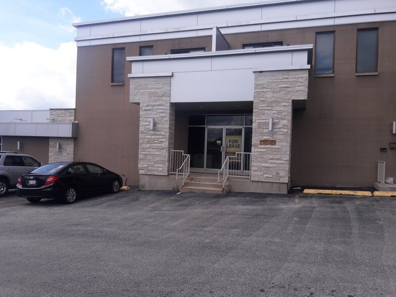 More Photos Of 444 N Prospect Ave, Mundelein Storefront Retail Residential For Sale