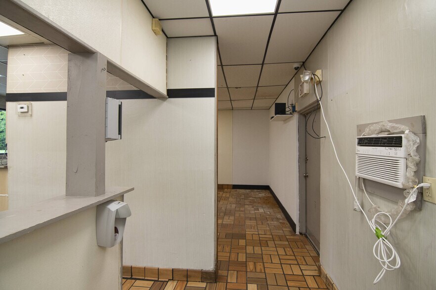 More Photos Of 1931 Alta Dr, Alderson General Retail For Sale
