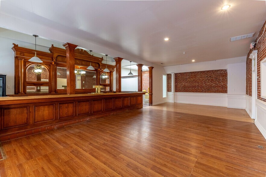 More Photos Of 55 5th St, Gilroy Restaurant For Sale