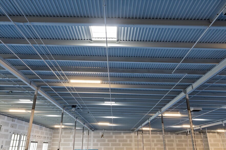 More Photos Of 29270-29350 Plymouth Rd, Livonia Freestanding For Lease