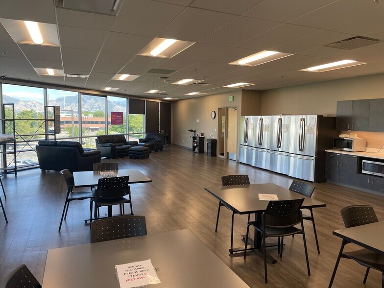 More Photos Of 1065 W LeVoy Dr, Taylorsville Office For Sale