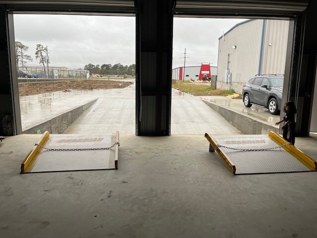 More Photos Of 4895 Stone Oak Dr, Beaumont Industrial For Sale