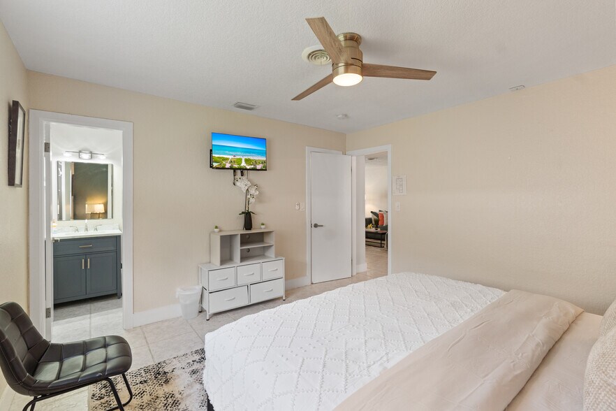 More Photos Of 1520 NE 51st St, Fort Lauderdale Apartments For Sale