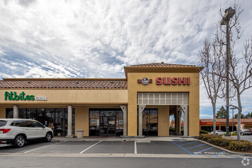 More Photos Of 18279-18517 Brookhurst St, Fountain Valley Unknown For Lease