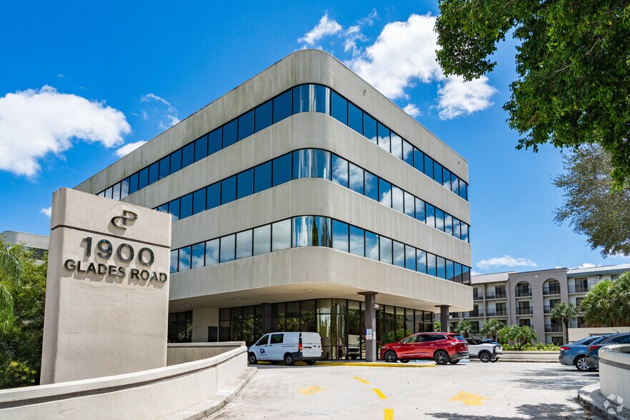 More Photos Of 1900 Glades Rd, Boca Raton Coworking Space