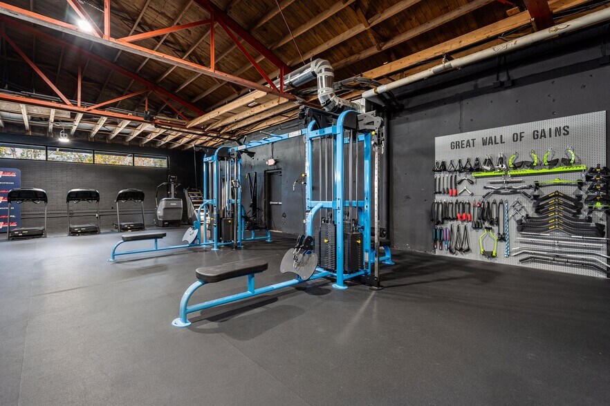 More Photos Of 1108 Princess St, Wilmington General Retail For Sale