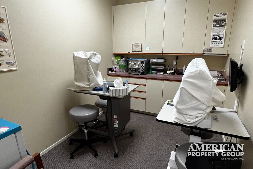 More Photos Of 3920 Bee Ridge Rd, Sarasota Medical For Sale