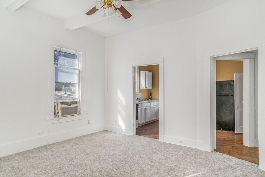 More Photos Of 1110 W Ashby Pl, San Antonio Apartments For Sale