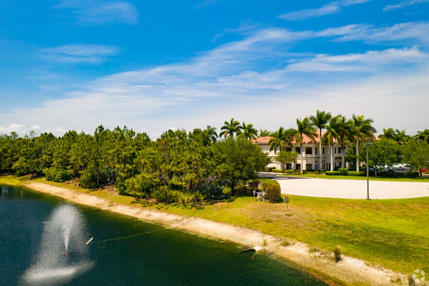 More Photos Of 12140 Carissa Commerce Ct, Fort Myers Office For Lease