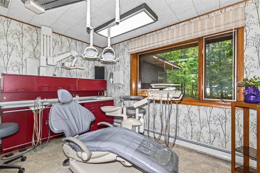 More Photos Of 9758 W Lake Ave, Minocqua Medical For Sale