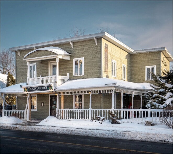 Primary Photo Of 429 Av Saint-Charles, Vaudreuil-dorion Restaurant For Sale