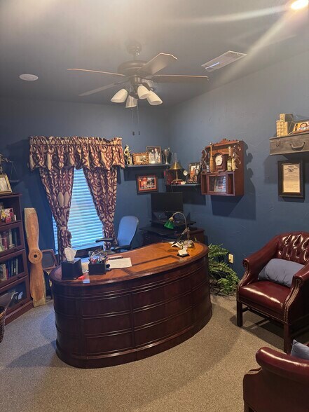 More Photos Of 1830 Shelby Ln, Fayetteville Medical For Sale
