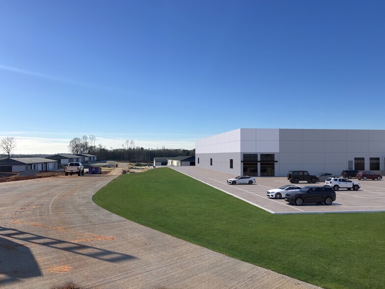 More Photos Of 193 Innovation Dr, Statesville Unknown For Lease