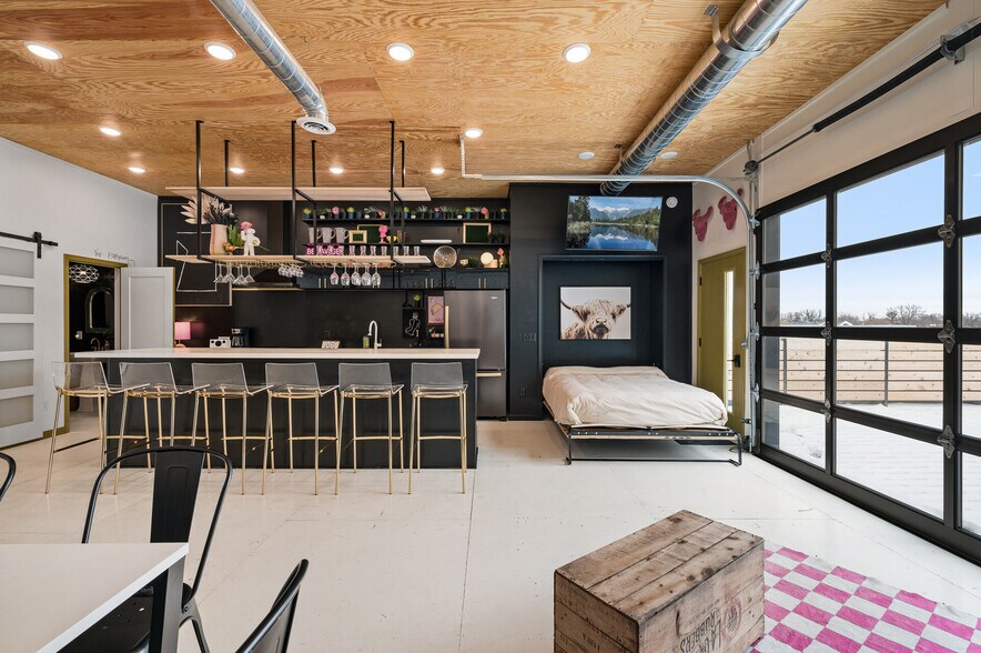 More Photos Of 102 State St N, Waseca Office For Sale