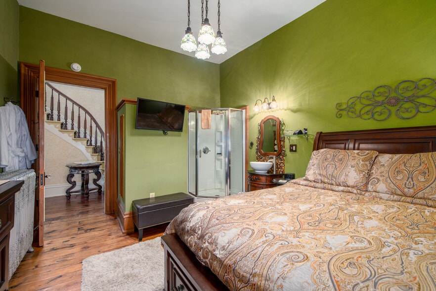 More Photos Of 143 Church Ave, Oshkosh Hospitality For Sale