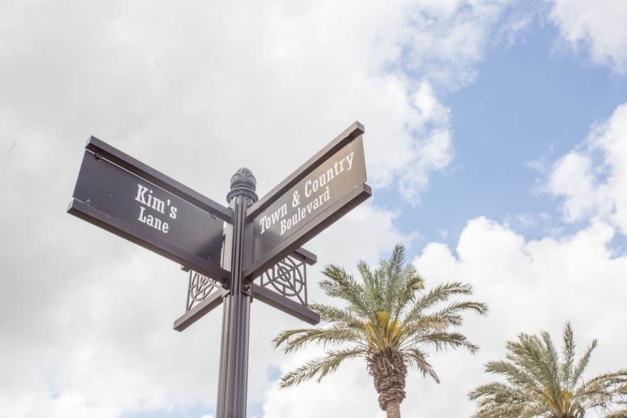 More Photos Of 12850-12858 Memorial Dr, Houston Unknown For Lease