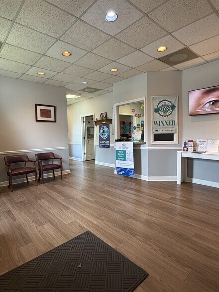 More Photos Of 130 Vann St, Marietta Office For Sale