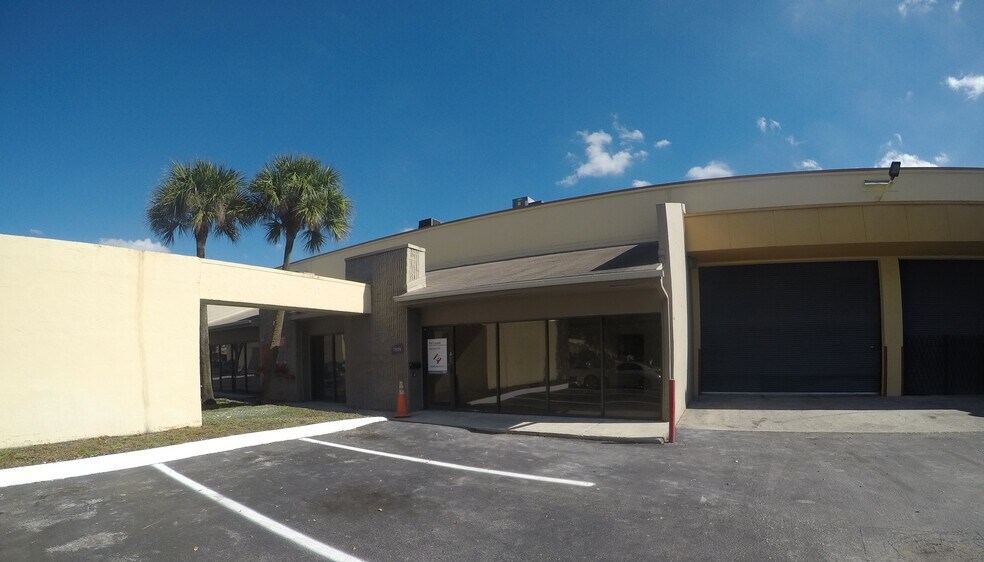 More Photos Of 7801-7889 NW 15th St, Doral Warehouse For Lease