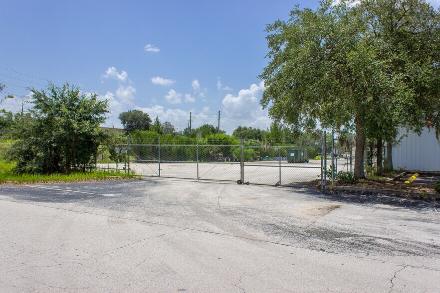 More Photos Of 310 Cypress Rd, Ocala Manufacturing For Sale