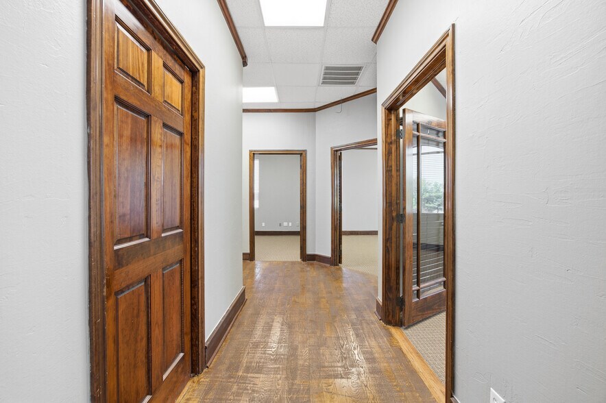 More Photos Of 120 S Village Center Rd, Southlake Office For Lease