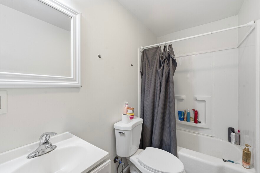 More Photos Of 4170-4174 Broadway, Grove City Multifamily For Sale
