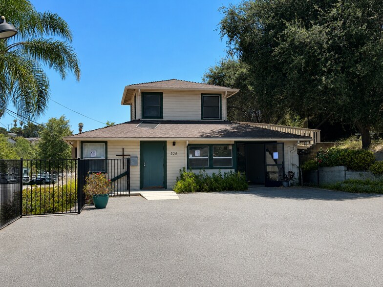 Primary Photo Of 220 Civic Center Dr, Vista Freestanding For Lease