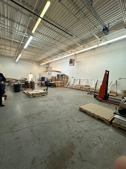 More Photos Of 7255 Industrial Park Blvd, Mentor Manufacturing For Lease