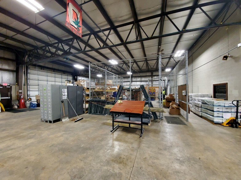 More Photos Of 255 Enterprise Dr, Lewis Center Warehouse For Lease
