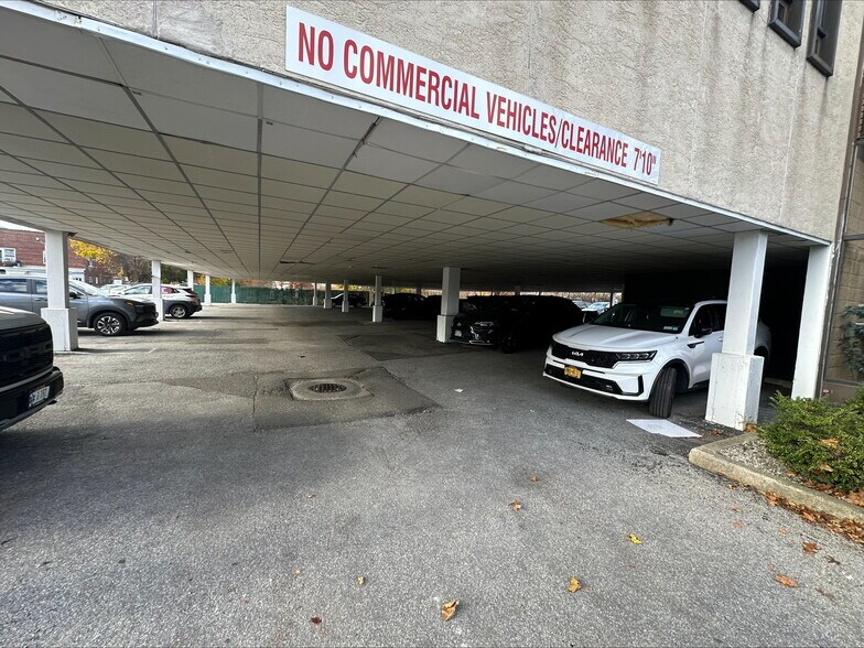 More Photos Of 135 Rockaway Tpke, Lawrence Office For Lease