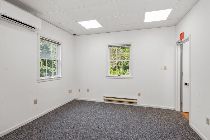 More Photos Of 3519 E Main St, Morgantown Office Residential For Lease