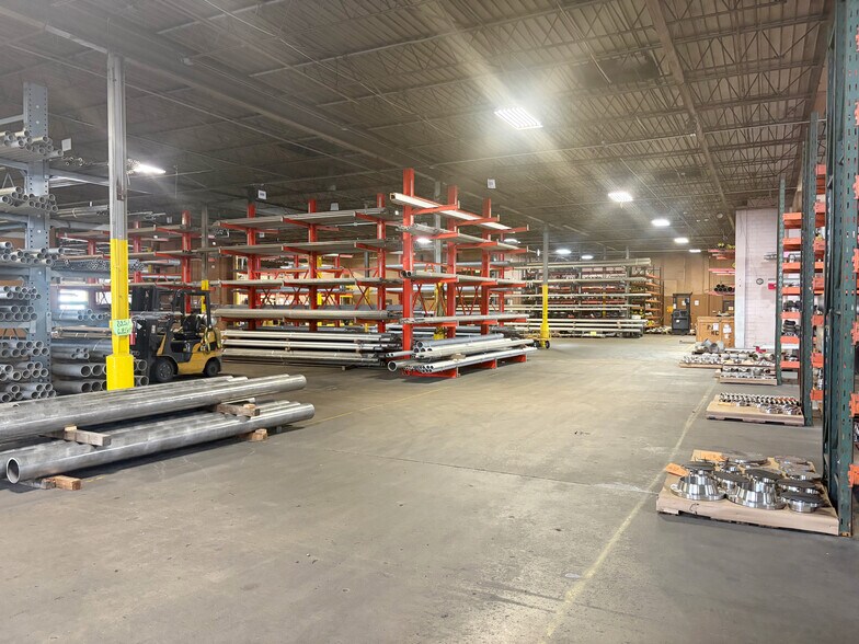 More Photos Of 6626 Gulf Fwy, Houston Warehouse For Sale
