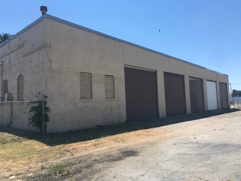More Photos Of 147 Nebraska, Memphis Warehouse For Sale