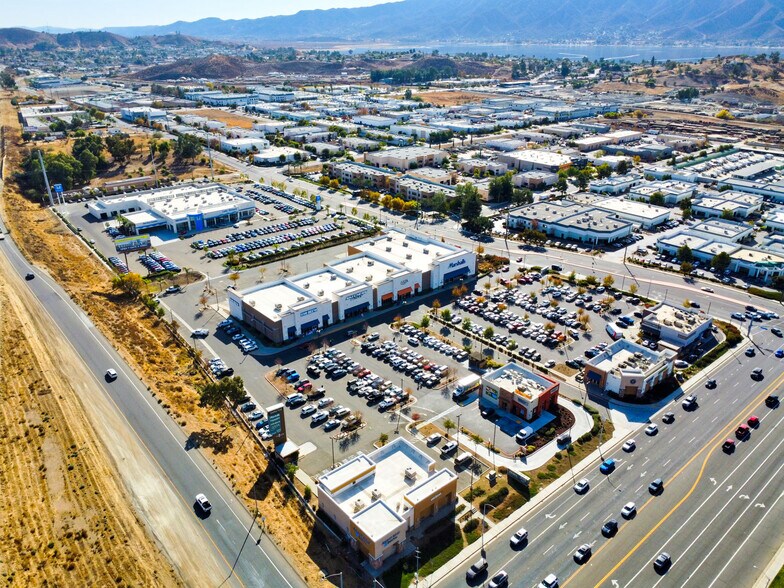 More Photos Of 18438 Collier Ave, Lake Elsinore Freestanding For Sale