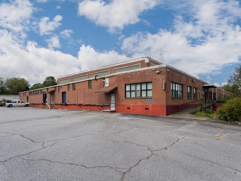More Photos Of 701 Oriole Dr, Hendersonville Warehouse For Sale