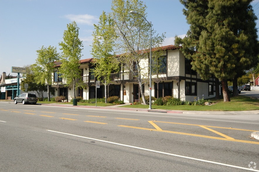 More Photos Of 2609 Honolulu Ave, Montrose Office For Sale