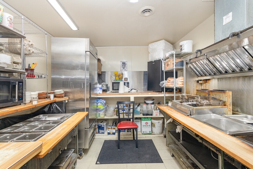More Photos Of 15220 Kings Hwy, Montross Restaurant For Sale