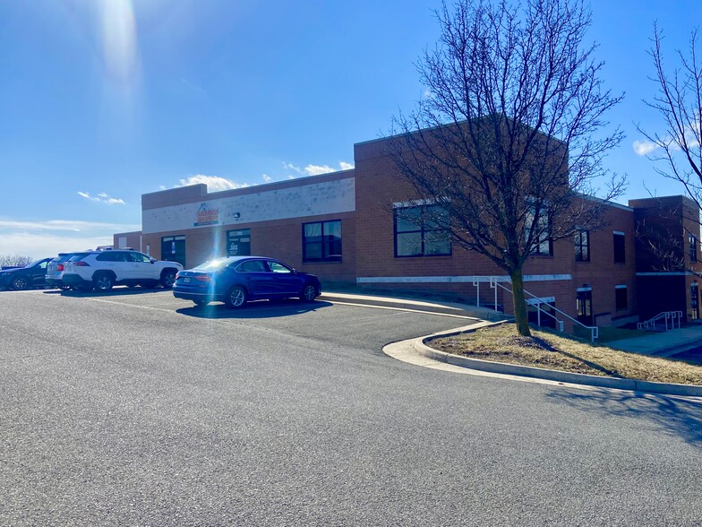 More Photos Of 240-254 Airport Rd, Winchester Light Distribution For Lease