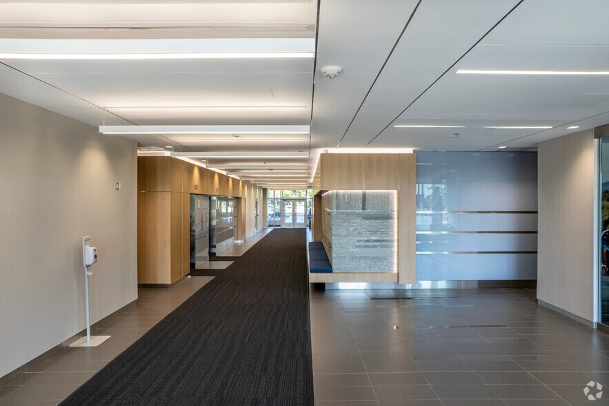 More Photos Of 2476 Argentia Rd, Mississauga Office For Lease