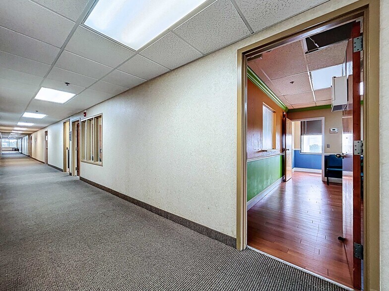 More Photos Of 11373 Cortez Blvd, Brooksville Medical For Sale