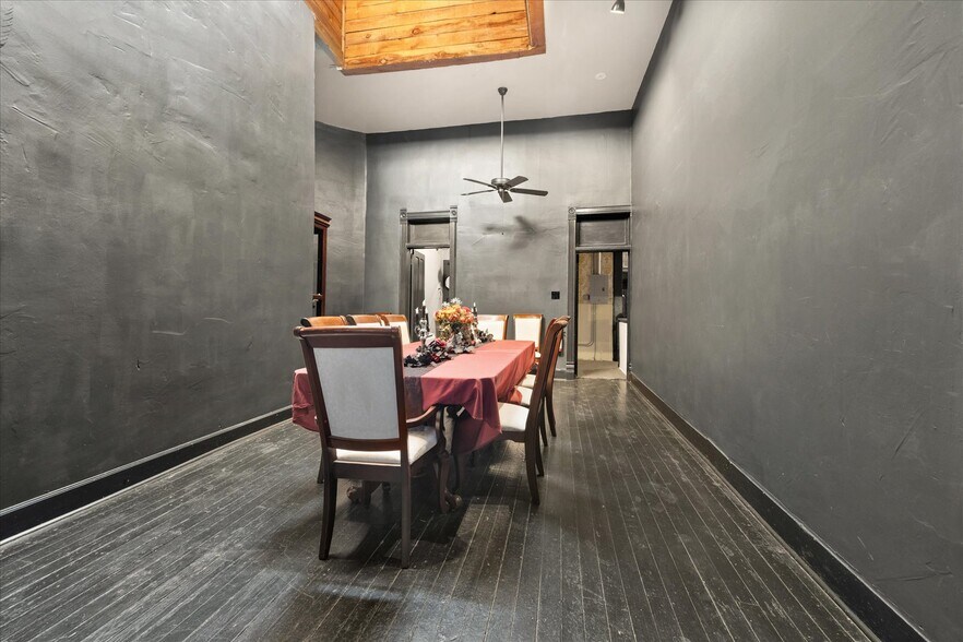 More Photos Of 301 Victor Ave, Victor Hotel For Sale