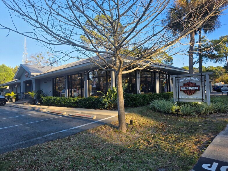 Primary Photo Of 32 Palmetto Bay Rd, Hilton Head Island Unknown For Lease