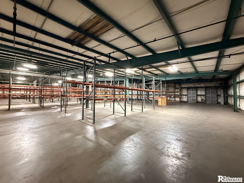 More Photos Of 3310 Reynolds Rd, Lakeland Warehouse For Lease