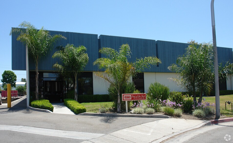 More Photos Of 10950 Virginia Cir, Fountain Valley Warehouse For Lease