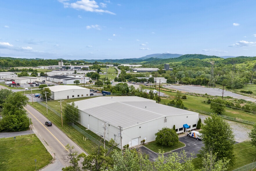 More Photos Of 2200 E Fairview Ave, Johnson City Warehouse For Sale