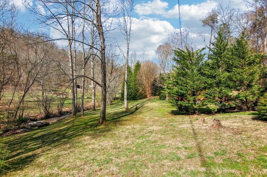 More Photos Of 33 Shepherds Creek rd, Bryson City Specialty For Sale