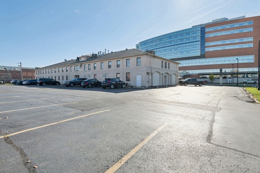 More Photos Of 1600 W Dempster St, Park Ridge Medical For Lease