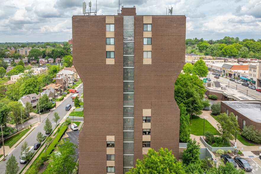 More Photos Of 750 Washington Rd, Mt Lebanon Apartments For Lease